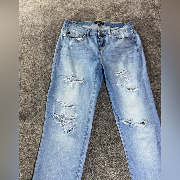 Judy Blue Light Blue Distressed Jeans ( 9/29 ) - Picture 2 of 7
